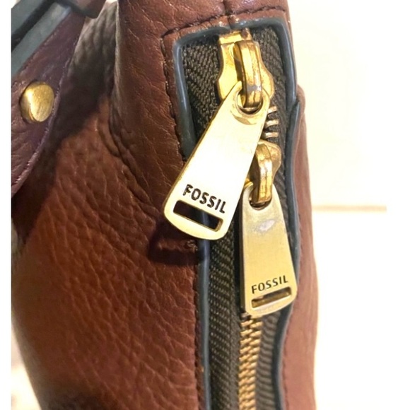 Fossil Brown distressed crossbody Leather Bag with Gold Accents - Picture 4 of 11